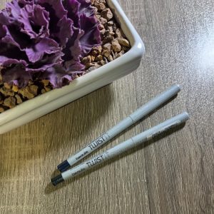 مداد چشم توئیست ایت بیولیس