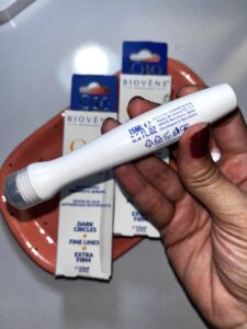 رولر دور چشم ضد چروک و سفتکننده بایوون Q10 | Biovene Q10 Anti-Wrinkle and Firming Eye Roller - Image 4