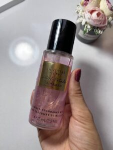 بادی میست شیمردار ویکتوریا سکرت ولوت پتالز | Victoria's Secret Velvet Petals Shimmer Body Mist - Image 3